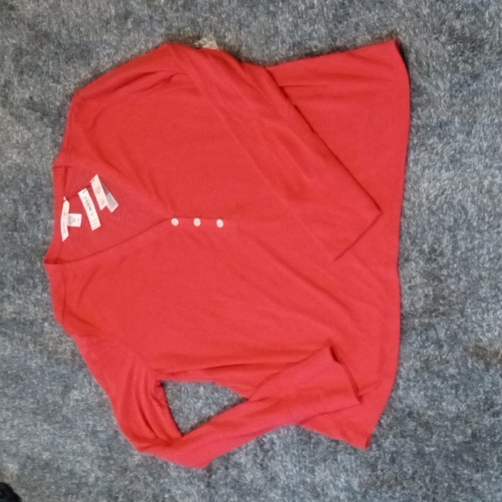 Victoria's Secret NWT red lightweight v-neck three button pajama lounge top